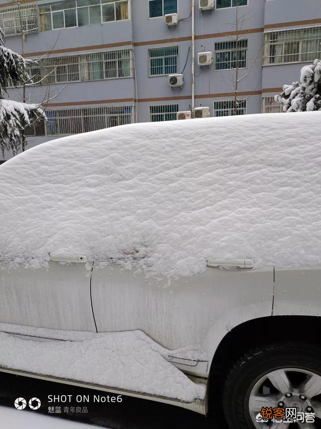 有什么描写雪的诗词？