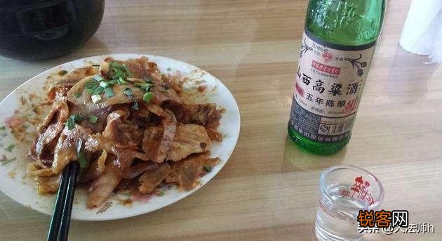 老公是煤矿下井工人,每天下班都要喝不少酒,我怕酒伤身,吵、劝又不听,该怎么办？