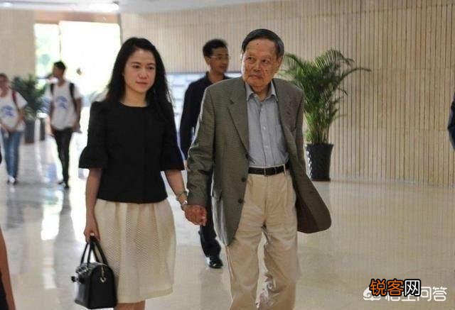 老牛吃嫩草是怎样的一种体验？