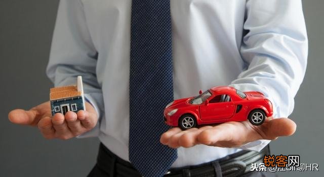 一天工作12个小时,包吃住,工资一天800,你愿意做吗？