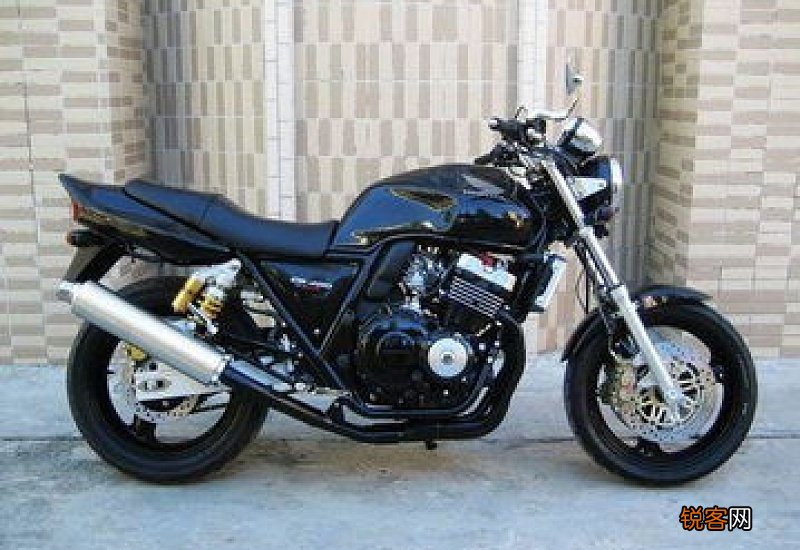 本田cb400第一代和等二代有什么不同 本田cb400第一代是哪年的