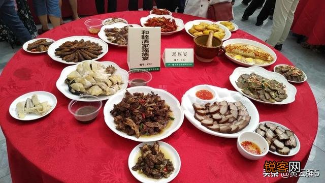 一定要区级或是县级以下的,包括区县 大家可以分享一下自己家乡的特色美食吗？
