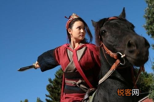 《水浒传》中,林冲、李逵、扈三娘、燕青,鲁智深,选一人当你的保镖,你会选谁？