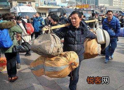 多少在家的留守妇女与丈夫渐行渐远？