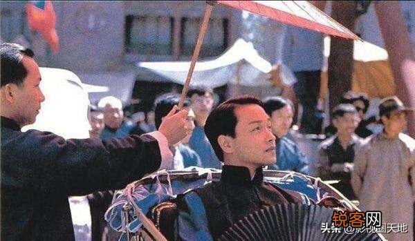 电影《霸王别姬》讲述的是什么故事？主人公是谁？