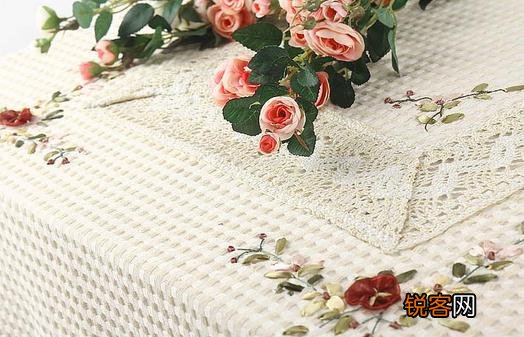 桌布的保养与清洁方法 桌布的清洗方法