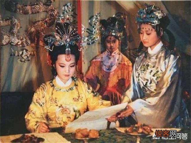 元妃命人在清虚观从初一到初三打三天平安醮,到底是为了谁祈求平安？