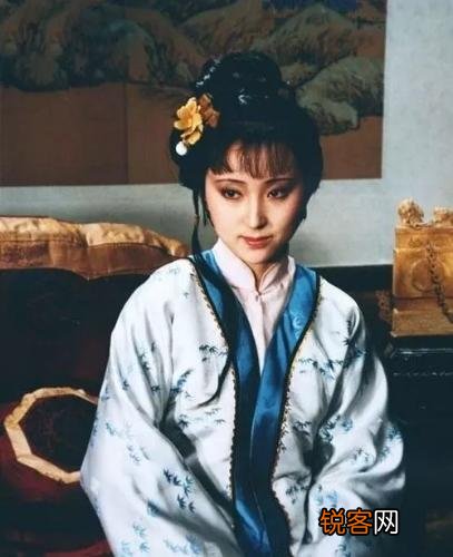 刘姥姥夸惜春像神仙托生的,打量了黛玉一番,为何反而一句话没说？