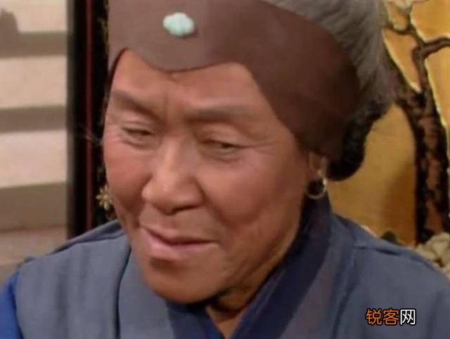 刘姥姥夸惜春像神仙托生的,打量了黛玉一番,为何反而一句话没说？