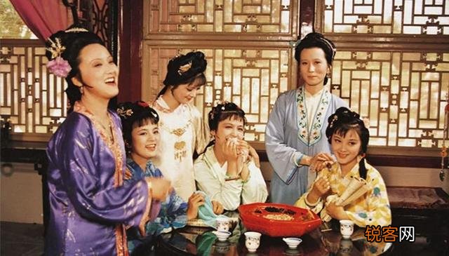 刘姥姥夸惜春像神仙托生的,打量了黛玉一番,为何反而一句话没说？