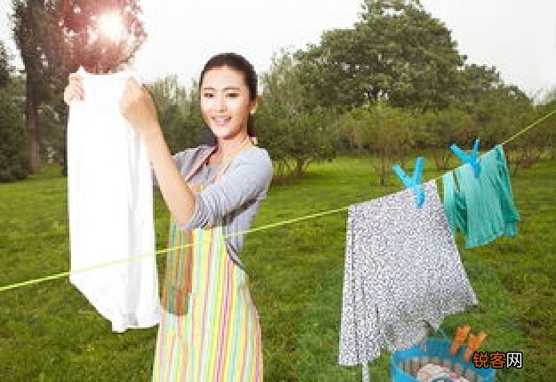 黄梅天衣服有味道怎么办?