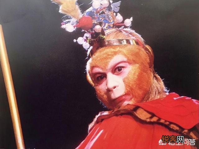 西游记中,菩提祖师是如何传授孙悟空本领的？