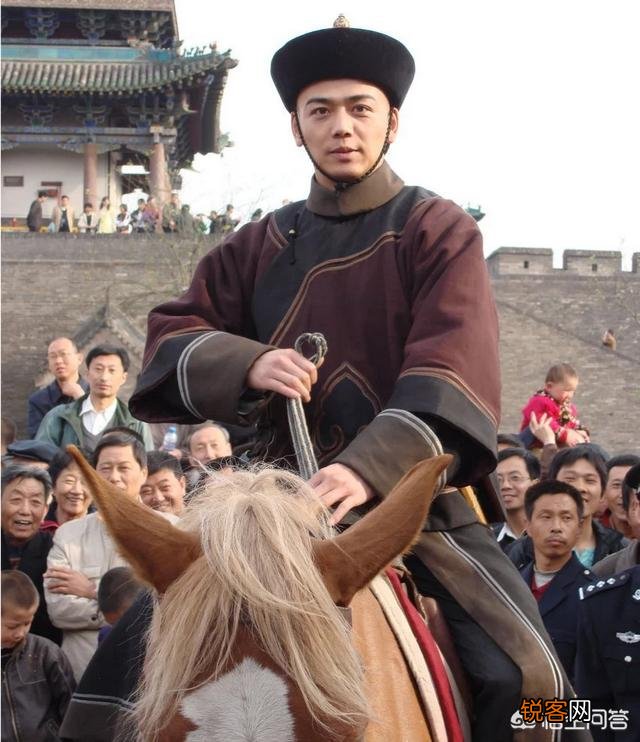 如何评价演员杨烁的长相？