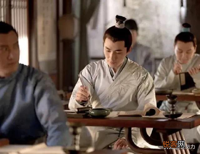 如何理解孔子说的“ 唯女子与小人为难养也,近之则不逊,远之则怨”？