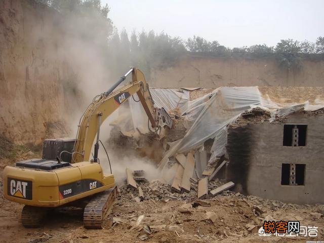 东莞大岭山镇连平村全村数十户村民不约而同抢建民房,不少达10层,你怎么看？