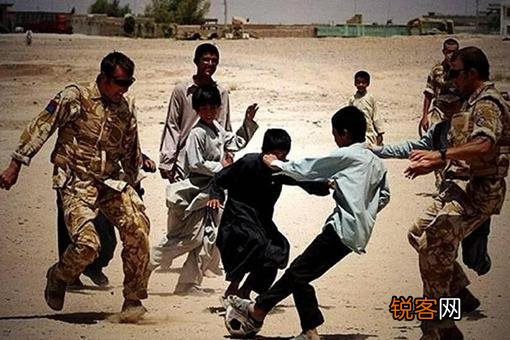 足球战争爆发的原因是什么？