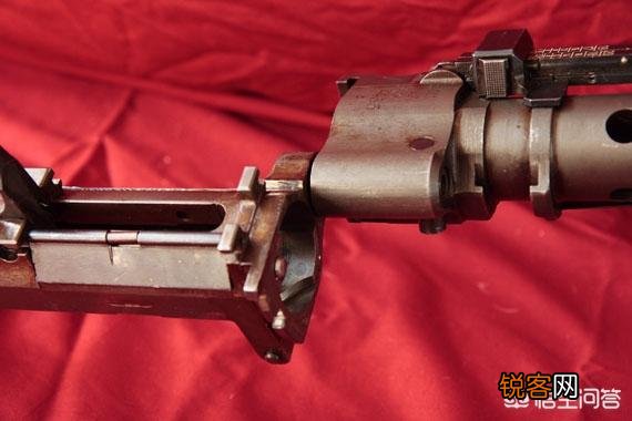 MG34和MG42,这两挺机枪有什么不同么？各自优势都在哪？