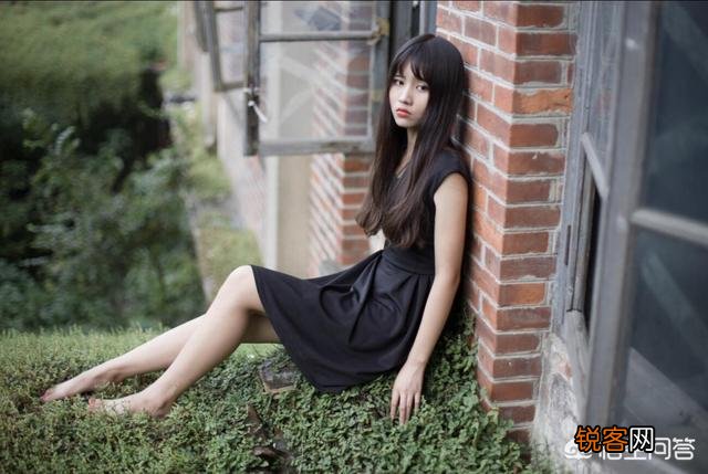 初次和女生约会,怎么亲吻女生？