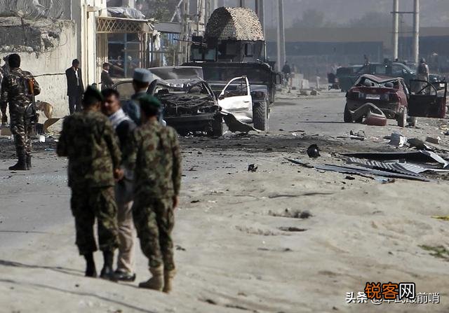 阿富汗首都遭爆炸袭击34人死亡,塔利班为何下“黑手”？