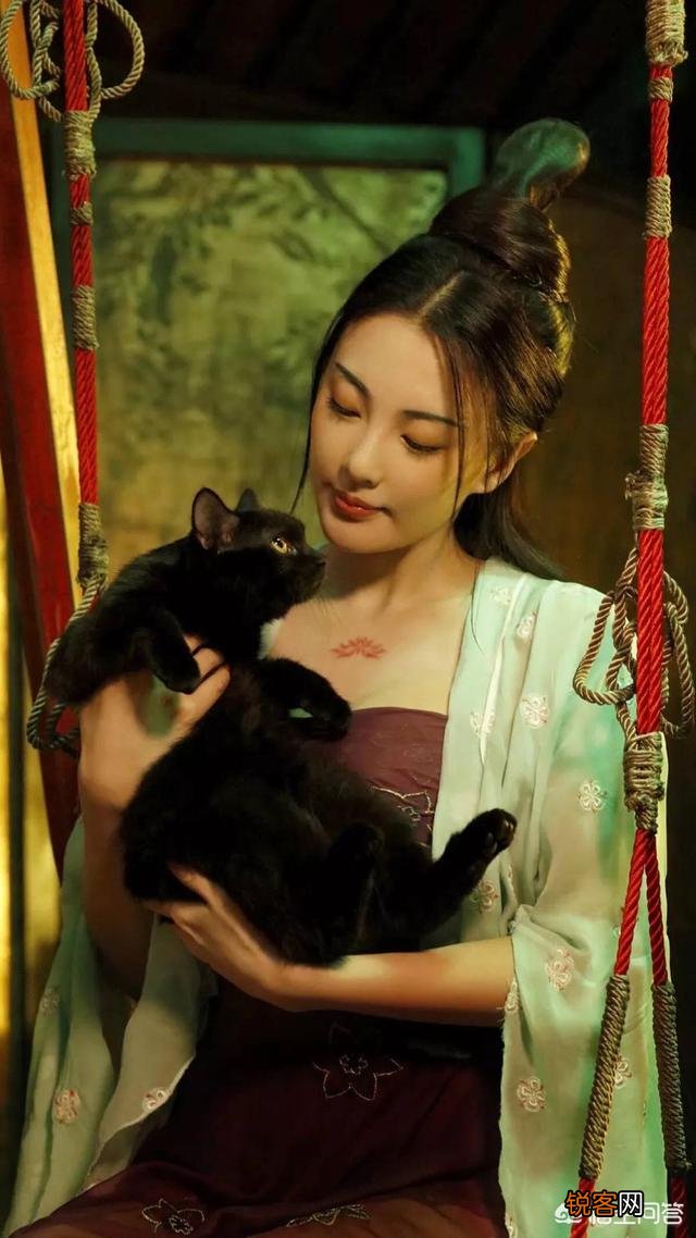你觉得最性感的女明星是谁？
