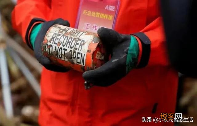 为什么说失事飞机MU5735数据十分反常？黑匣子能否给出答案？