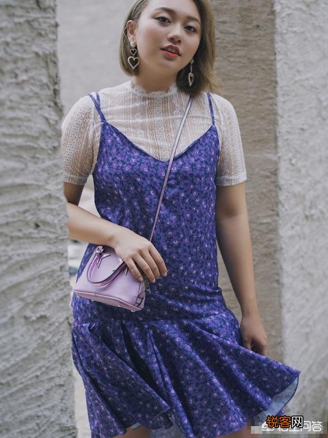 胸大的女人怎么穿搭会显得胸小？