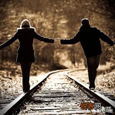 有一个特别黏人的老公是什么样的感觉？