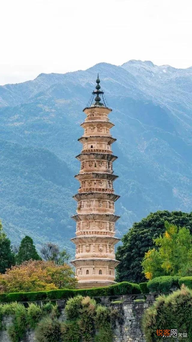 朋友的公公走了,儿子儿媳操办丧事,用去了56000元,多吗？