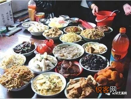 老人言：人生有两饭不吃,上了菜的宴席,下了桌的酒,是什么意思？