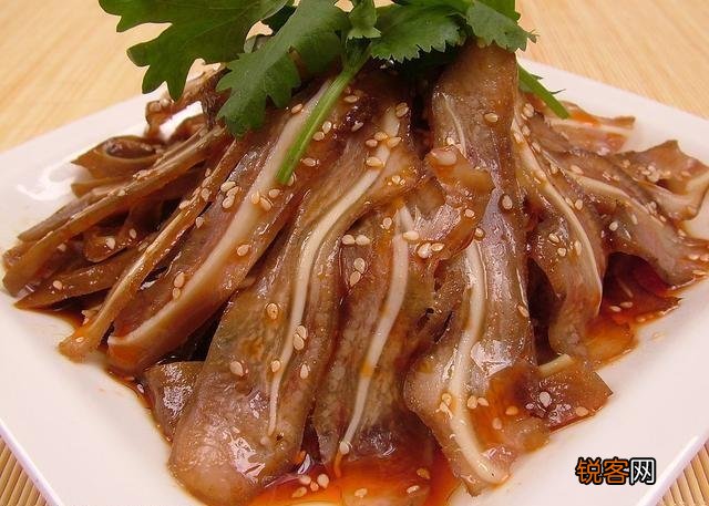 如果你是大厨,如何做一桌12菜一汤2主食的全猪宴？