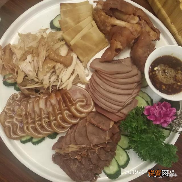 如果你是大厨,如何做一桌12菜一汤2主食的全猪宴？