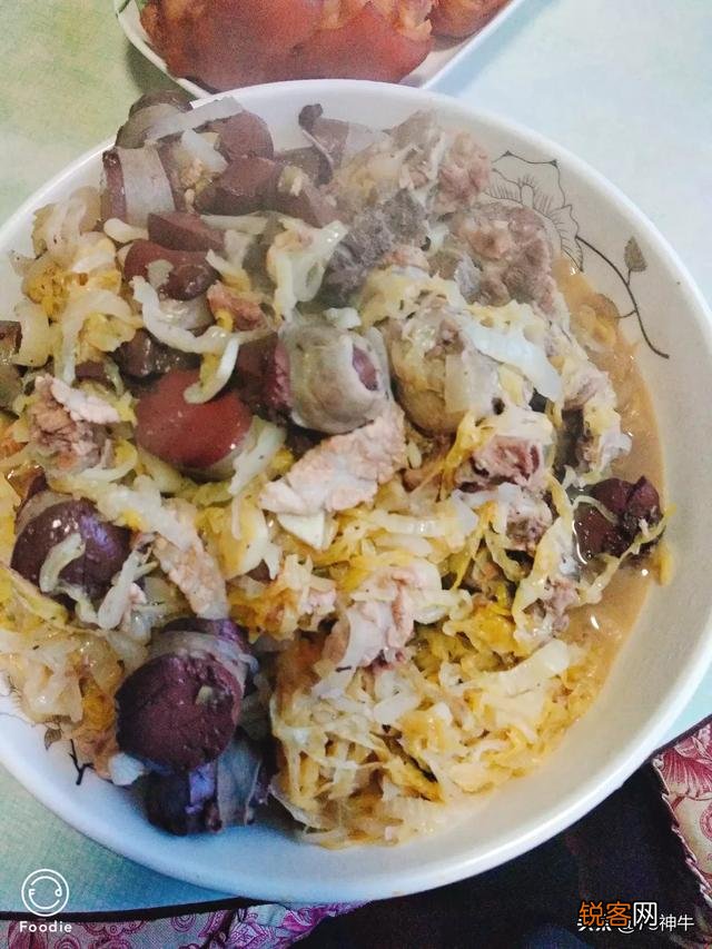 如果你是大厨,如何做一桌12菜一汤2主食的全猪宴？