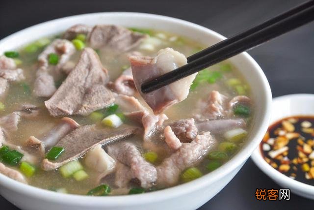 如果你是大厨,如何做一桌12菜一汤2主食的全猪宴？