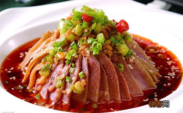 如果你是大厨,如何做一桌12菜一汤2主食的全猪宴？