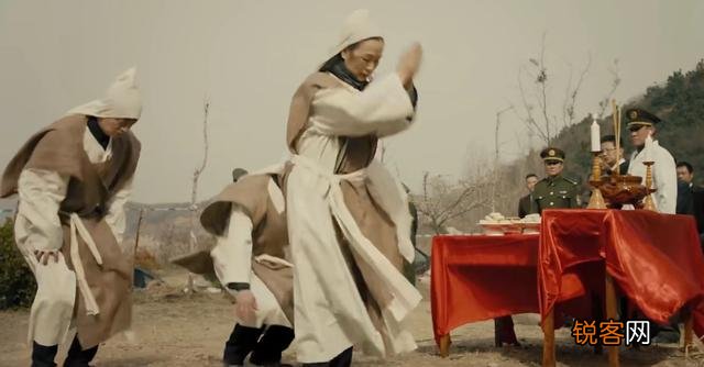 《燃烧》许广义为什么在许家福开棺验尸案后整个人都变了？什么事刺激了他？