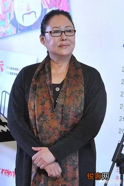 你认为哪些演员是实力派演员？你最喜欢他演的什么角色？