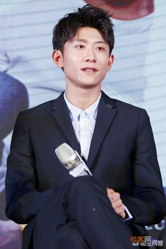 你心目中的实力派青年男演员、女演员分别是谁？