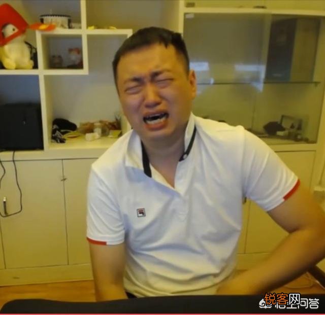 周淑怡主动连麦药水哥,一改平时高冷态度变得有说有笑,绯闻情侣会成真吗？