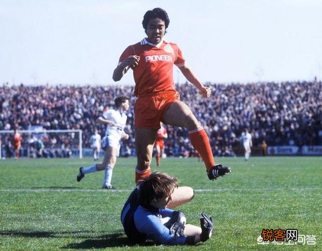 亚洲足球历史上最伟大的十位球星该怎么评选？