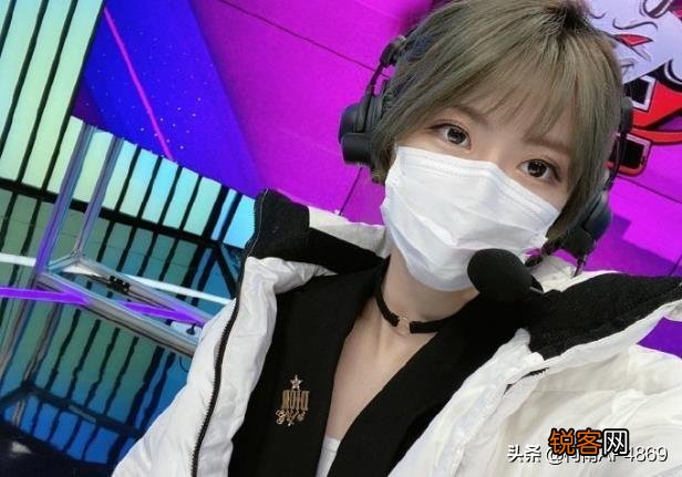 TES赢下VG赛后,解说周淑怡多次口误惹王思聪不满,称“听得我想死”,究竟怎么回事？