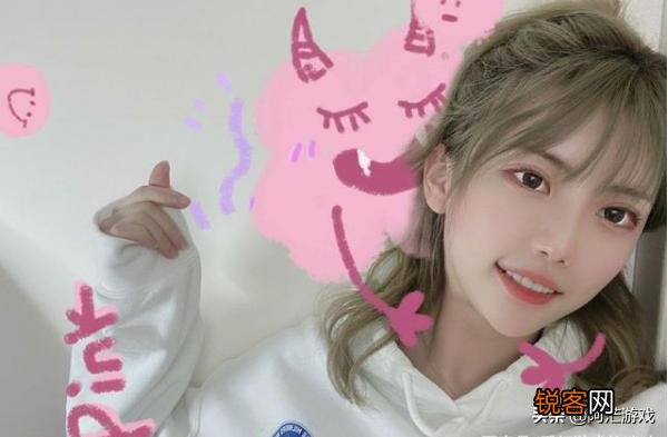LOL余小C电脑中藏周淑怡写真,“本尊前来问罪,C皇直言我一朋友弄的”,你怎么看？