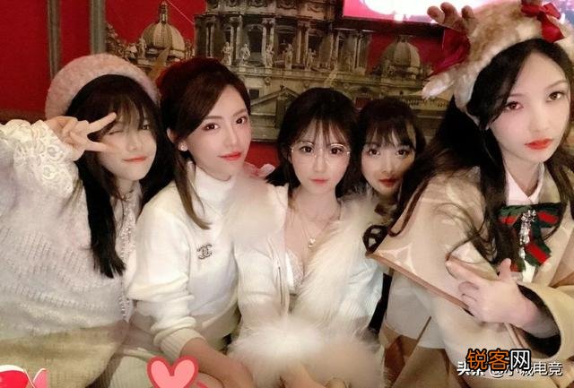 LOL周淑怡直播出事故,因穿吊带被封,凌晨发214字怒喷斗鱼超管,如何评价此事？