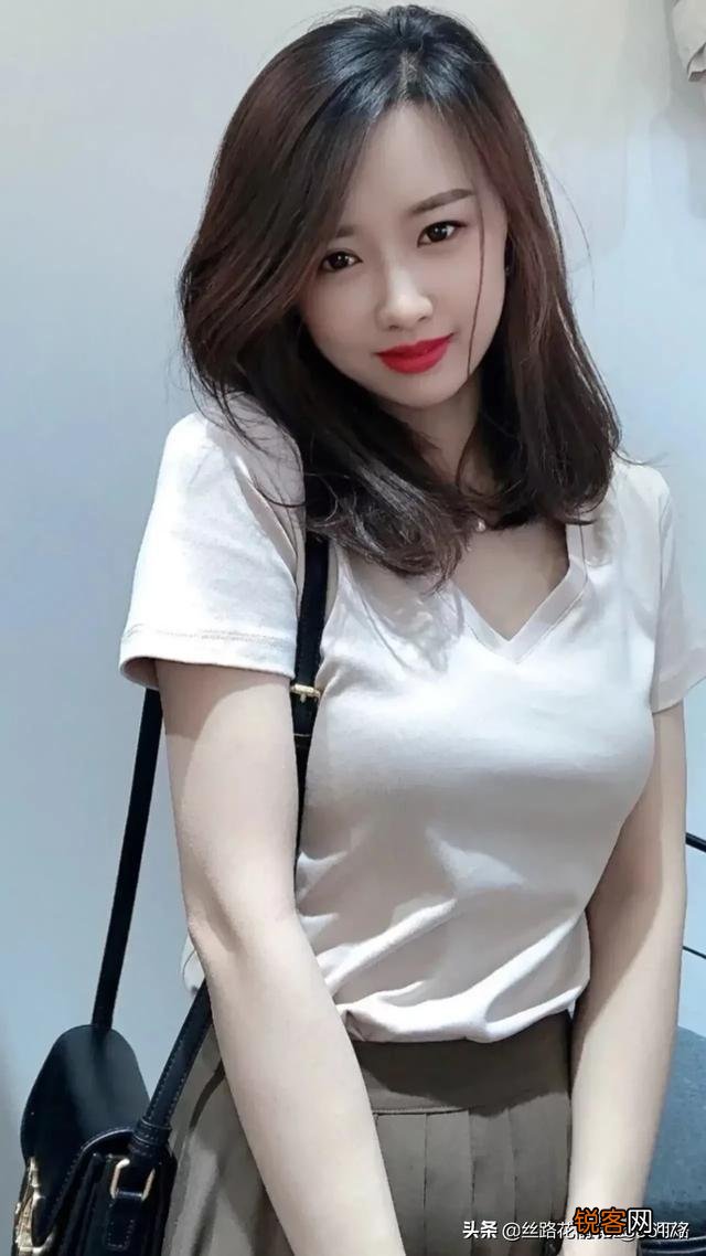 女朋友长的很漂亮,被惦记,总是有人邀她去吃饭唱歌。怎么办？