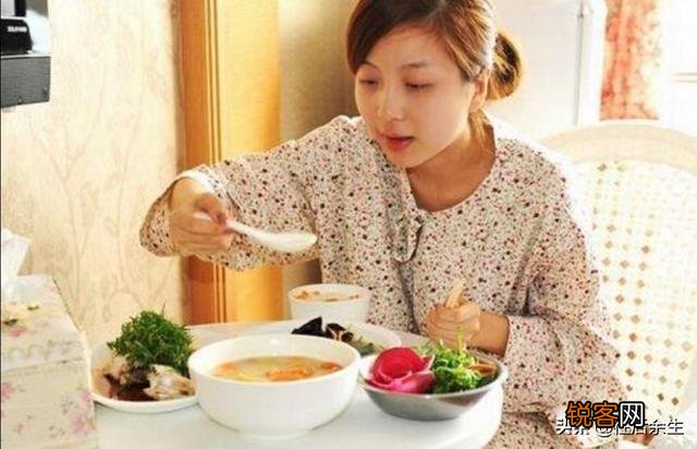 哺乳时没有奶震了怎么回事？