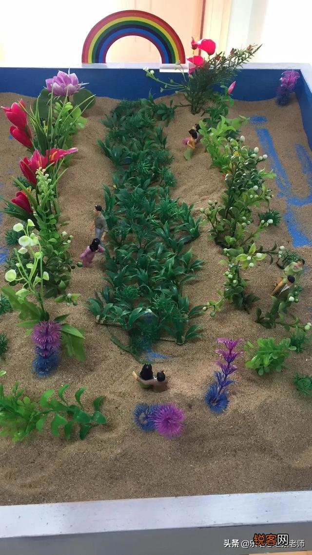 不知道什么原因,到了晚上就特别脆弱容易心态崩了,就特别想哭难受是怎么回事？