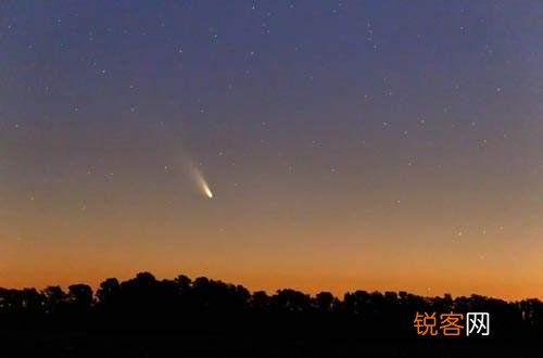 金星压芒角,银汉转波澜是什么意思？