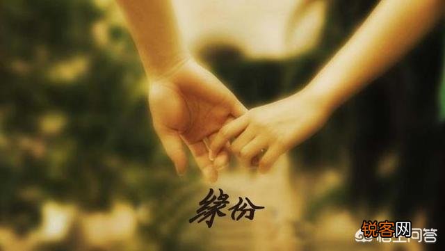 你曾经在写过什么句子时突然感动了自己？
