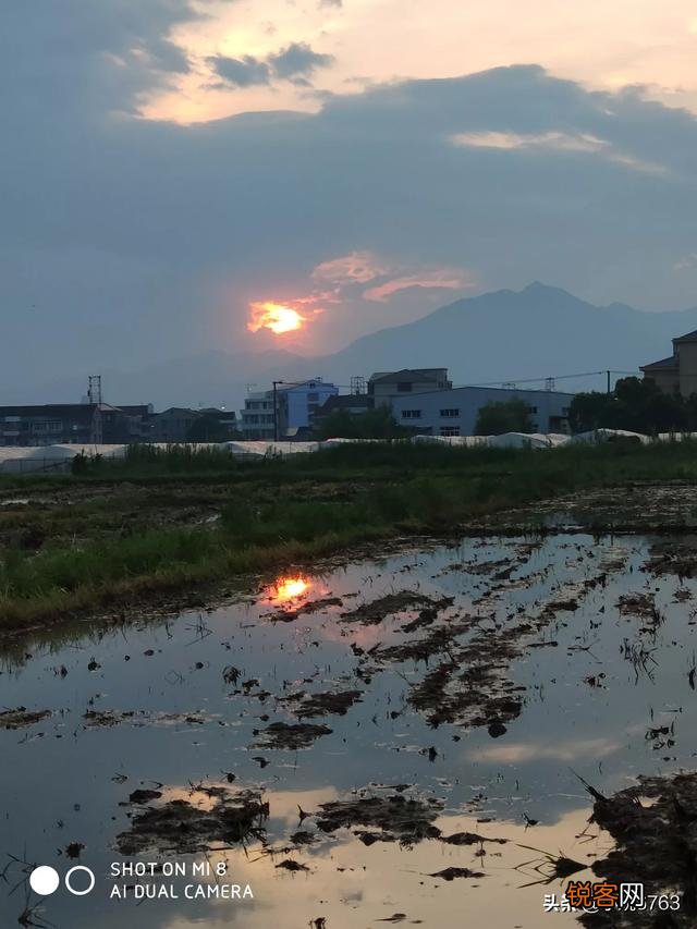 我很享受男朋友对我好,不是很爱,因为他有很多问题真的不适合我,但是不想失去他,怎么办？