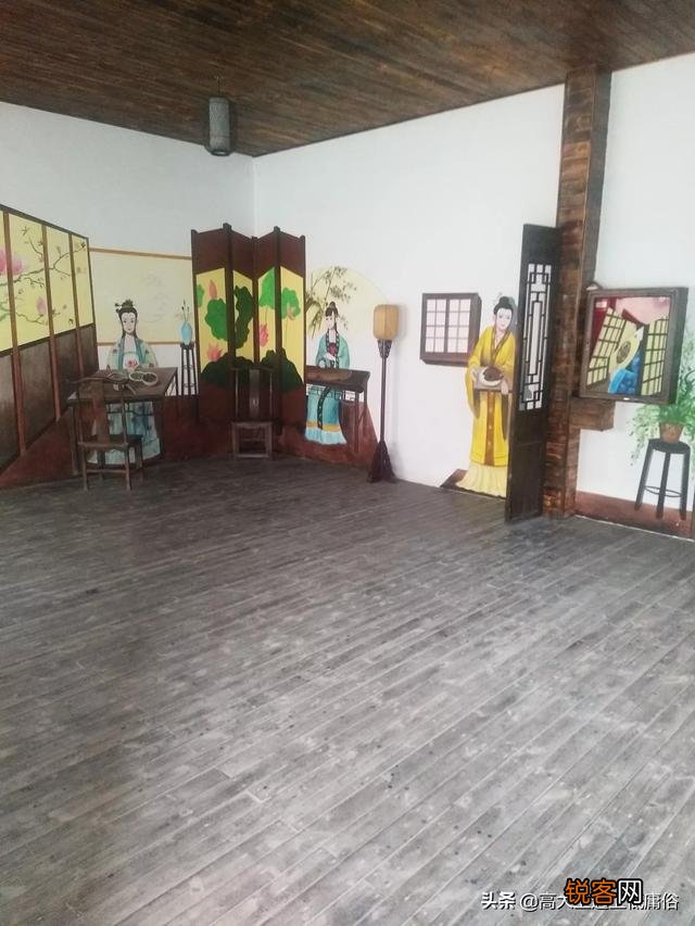 一个月工资多少才能养活一家人？