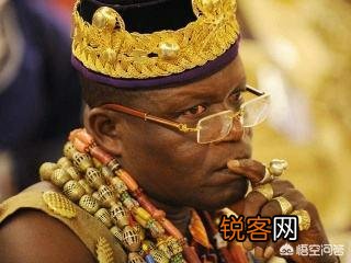 一个女博士嫁给一个只有初中文凭的土豪,这合适吗？